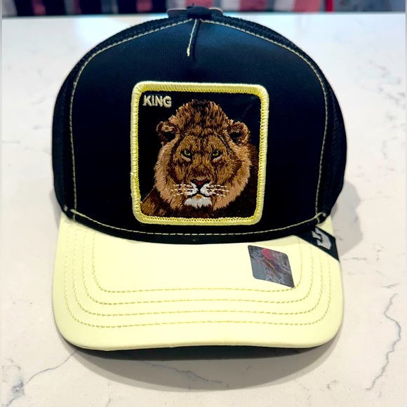Goorin Bros. Lion King Everything Light Touches The Farm BLK/YLLW Trucker Hat - Picture 2 of 5
